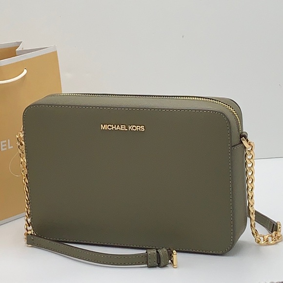 Michael Kors Jet Set Item Large East West Zip Crossbody Leather Olive
NWT - Picture 2 of 16